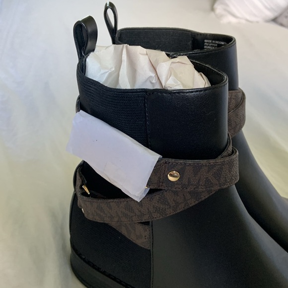 NWOT Michael Kors Rory Faux Leather Ankle Boots - Picture 2 of 14